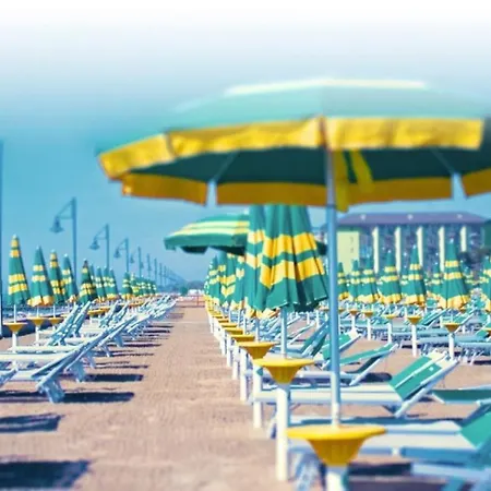 Spacious Flat Near The بورتو سانتا مارغريتا دي كاورل