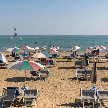 شقة Spacious Flat Near The